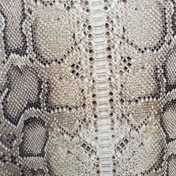 LA LUXE Snakeprint Python Leggings Like NEW! Sz Med - Picture 11 of 13
